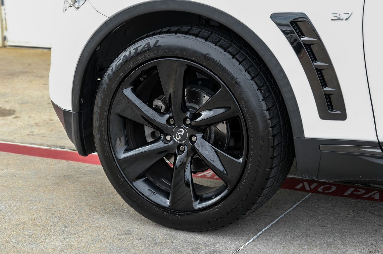 INFINITI QX70 Vehicle Main Gallery Image 58