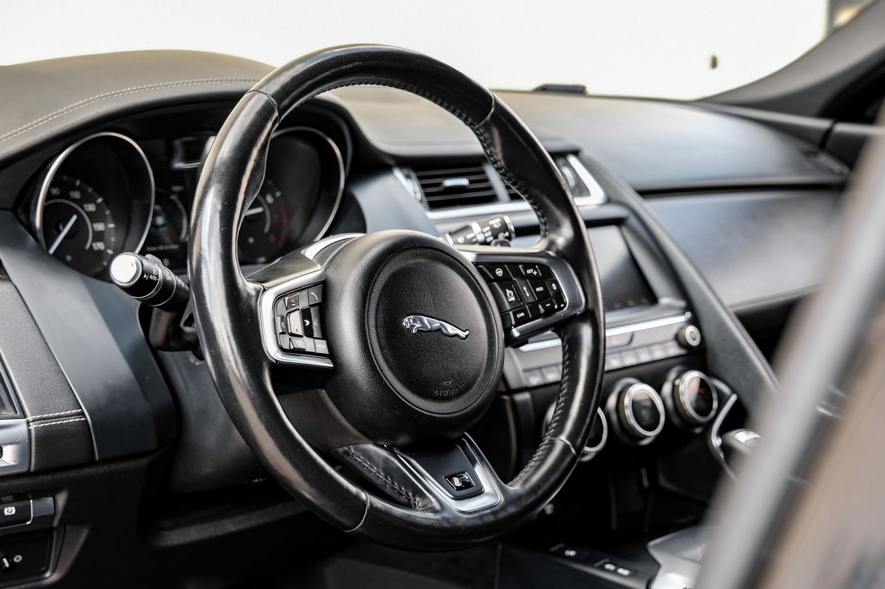Jaguar E-Pace Vehicle Main Gallery Image 16