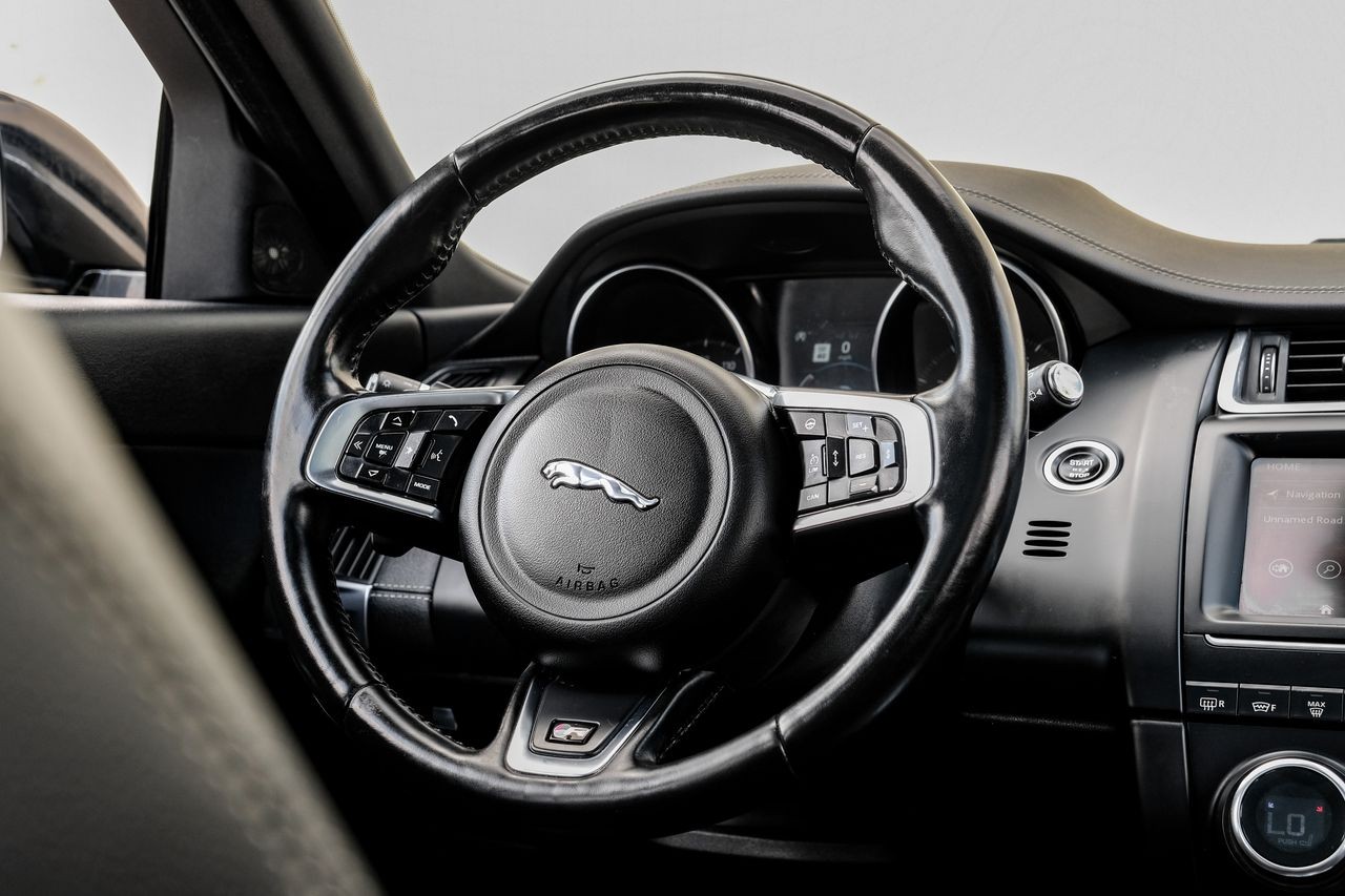 Jaguar E-Pace Vehicle Main Gallery Image 17