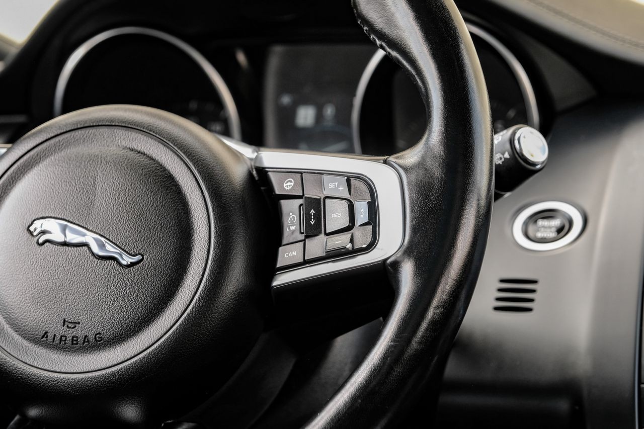 Jaguar E-Pace Vehicle Main Gallery Image 19