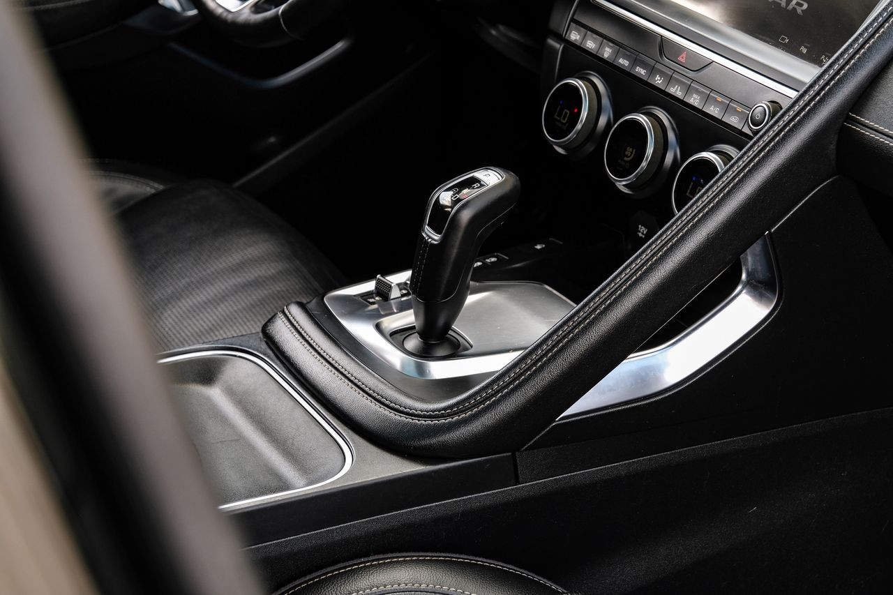 Jaguar E-Pace Vehicle Main Gallery Image 22