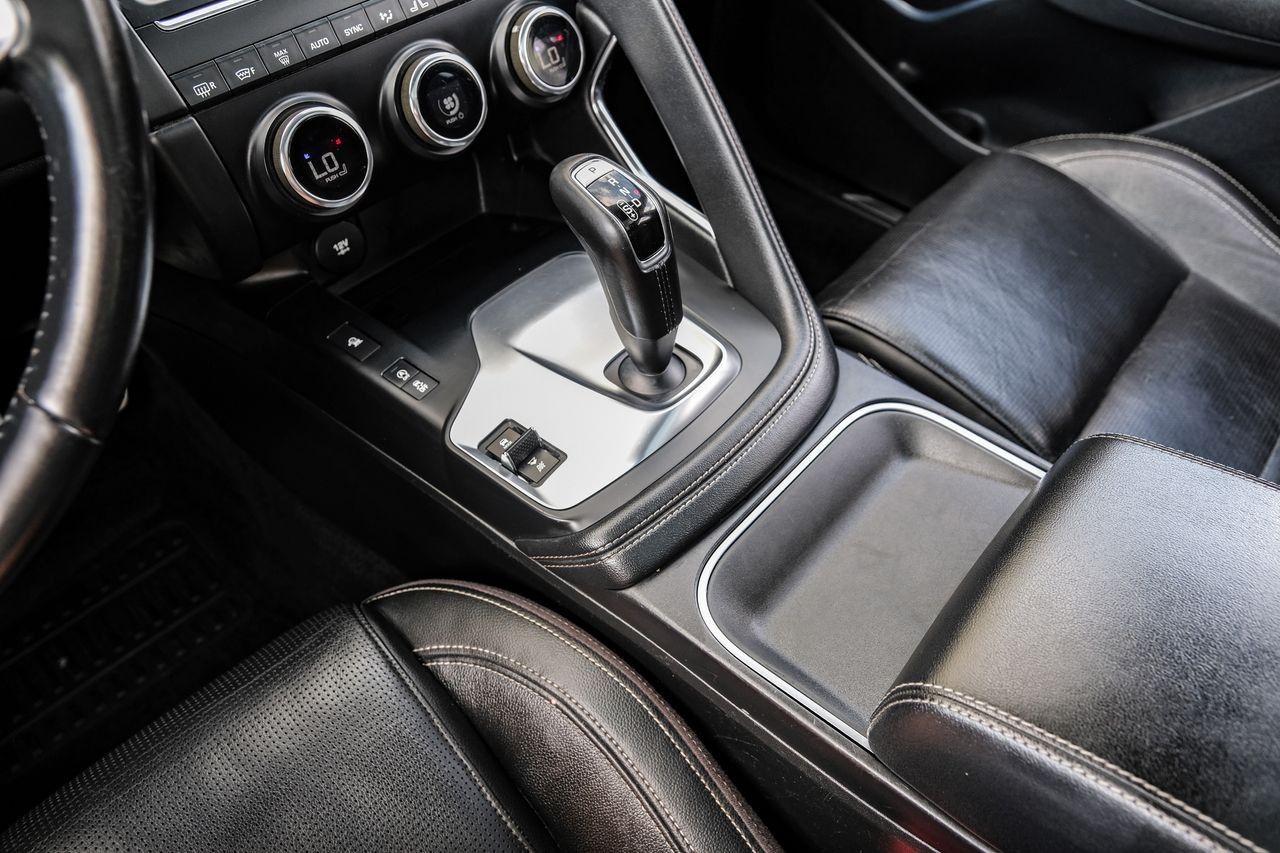 Jaguar E-Pace Vehicle Main Gallery Image 23