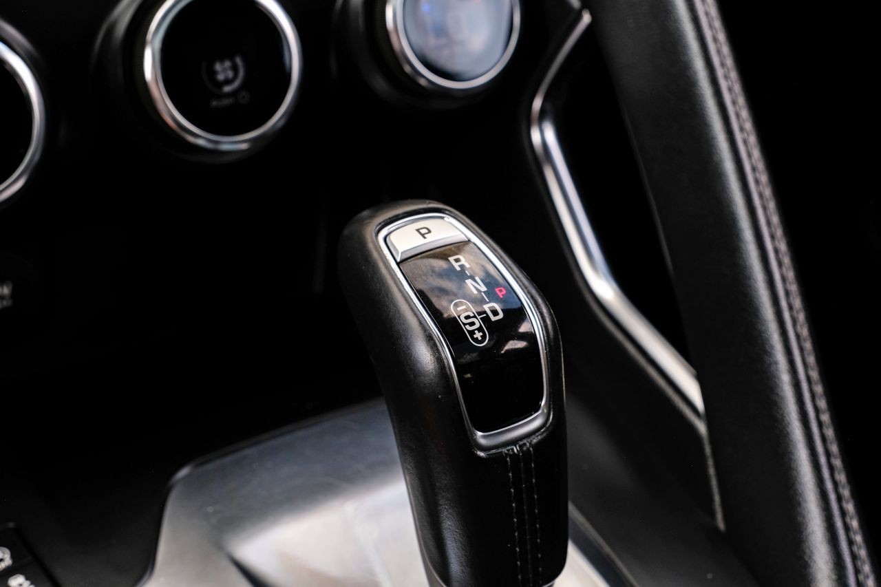 Jaguar E-Pace Vehicle Main Gallery Image 24