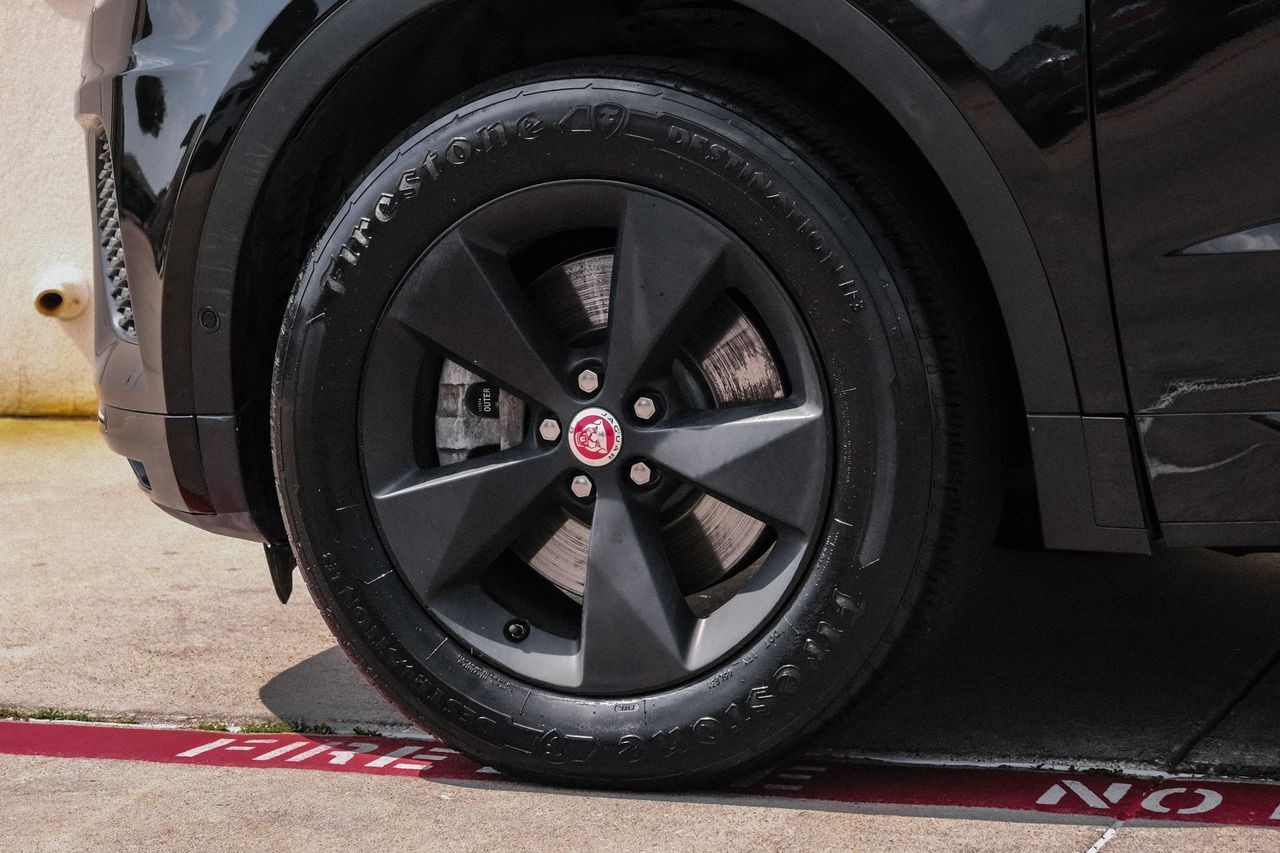 Jaguar E-Pace Vehicle Main Gallery Image 50