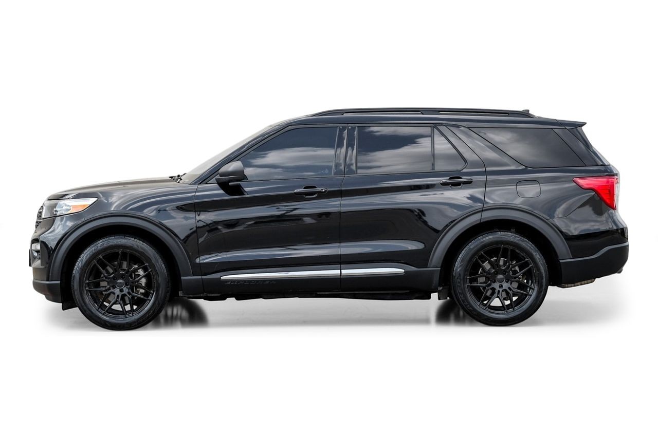 Ford Explorer Vehicle Main Gallery Image 11
