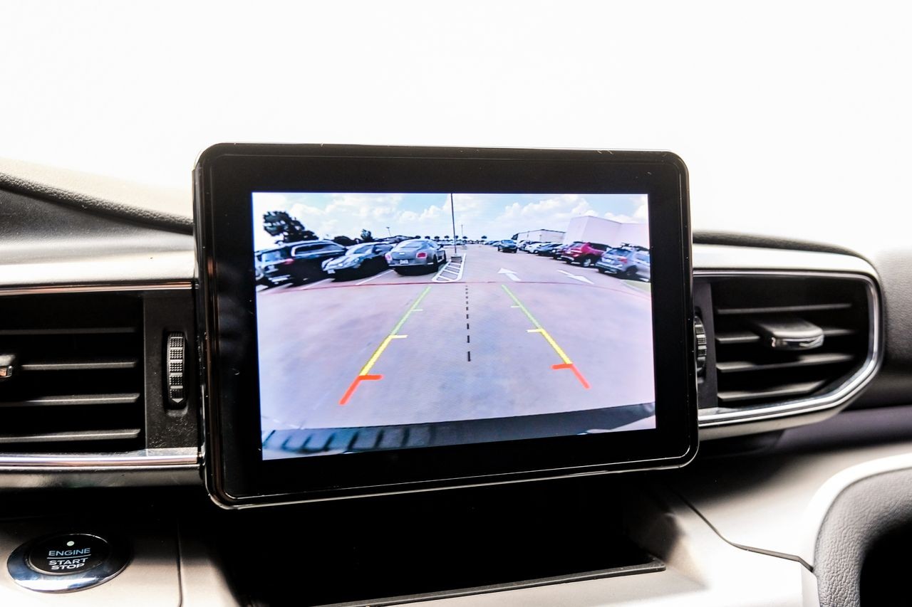 Ford Explorer Vehicle Main Gallery Image 17