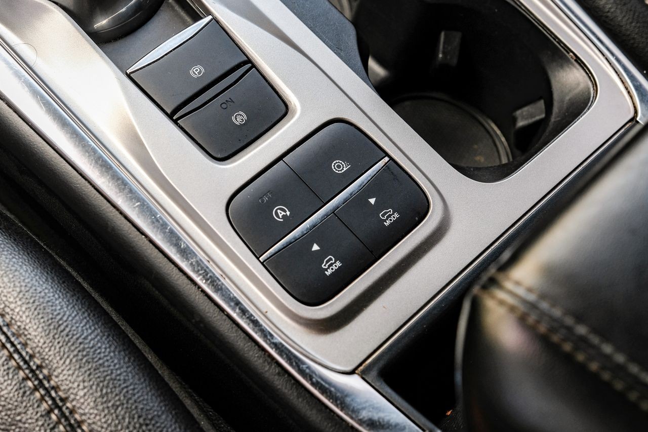 Ford Explorer Vehicle Main Gallery Image 19