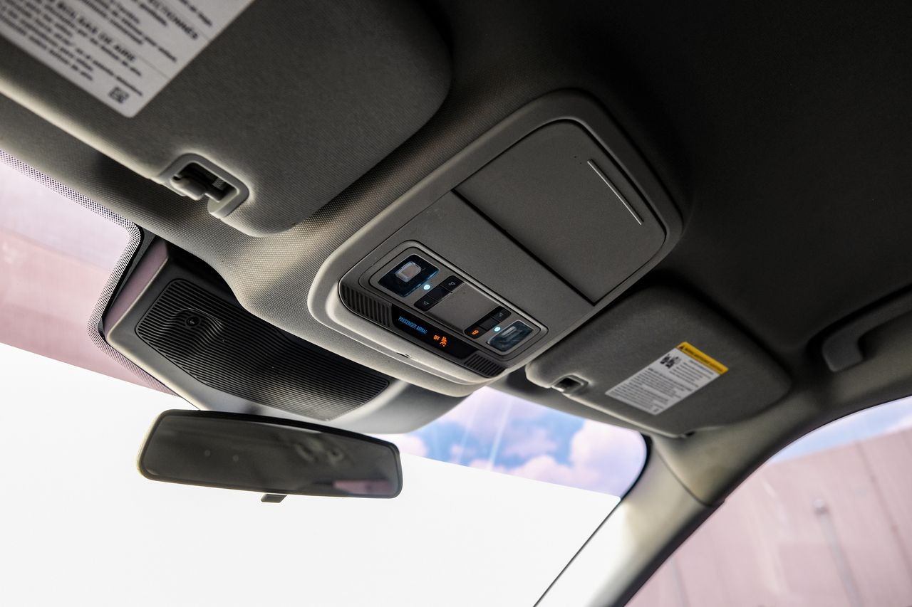 Ford Explorer Vehicle Main Gallery Image 22