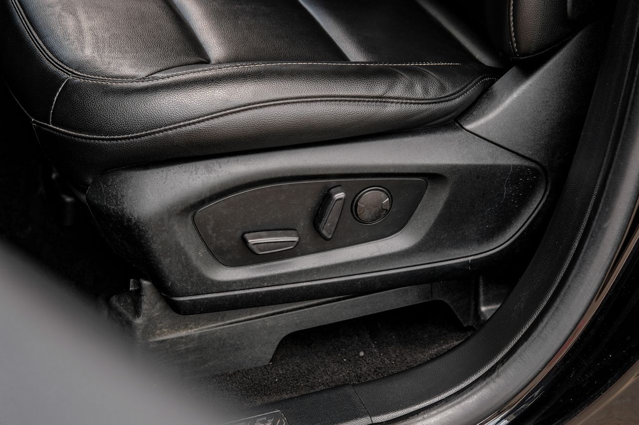 Ford Explorer Vehicle Main Gallery Image 27