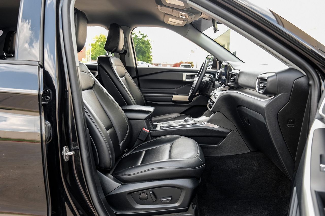 Ford Explorer Vehicle Main Gallery Image 28
