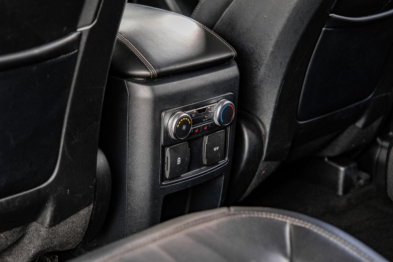 Ford Explorer Vehicle Main Gallery Image 32