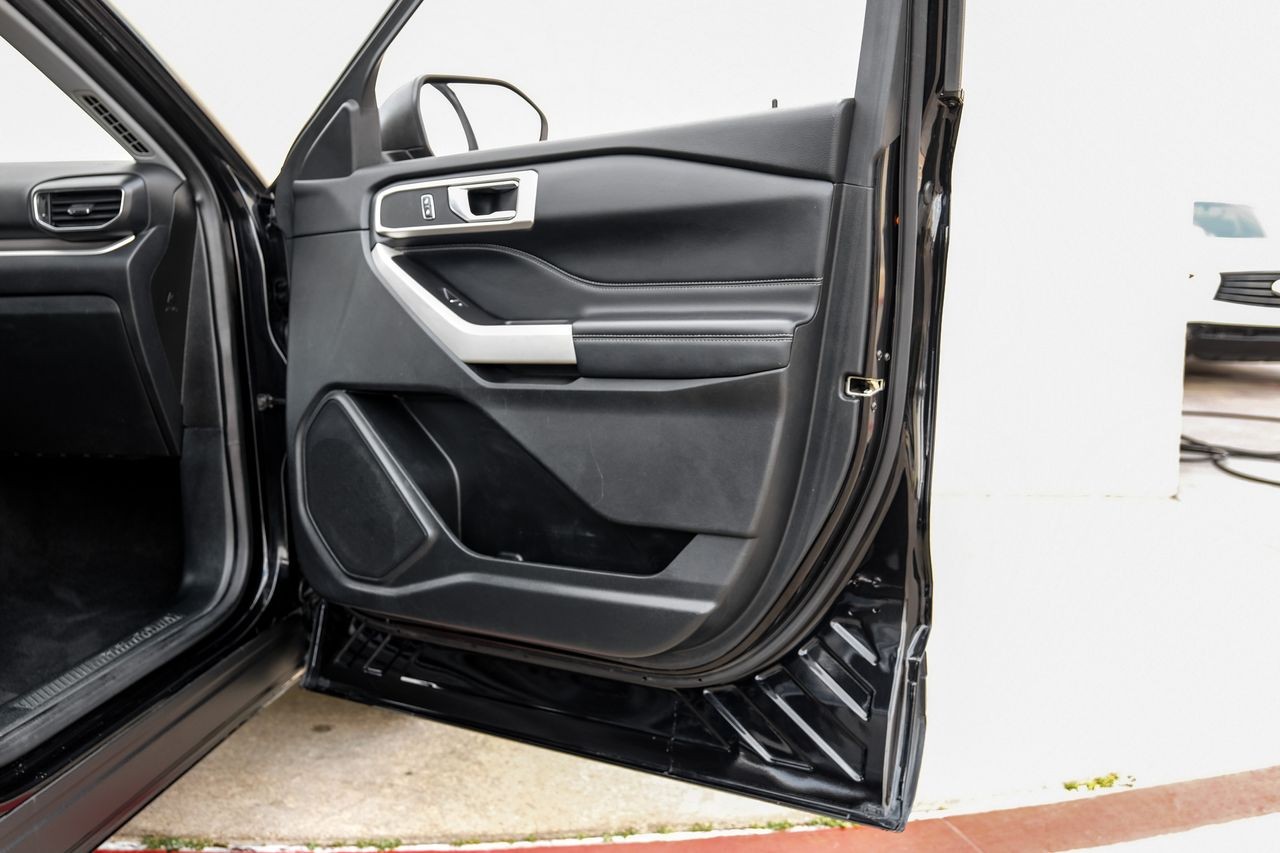 Ford Explorer Vehicle Main Gallery Image 41