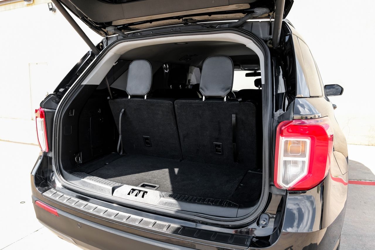 Ford Explorer Vehicle Main Gallery Image 46