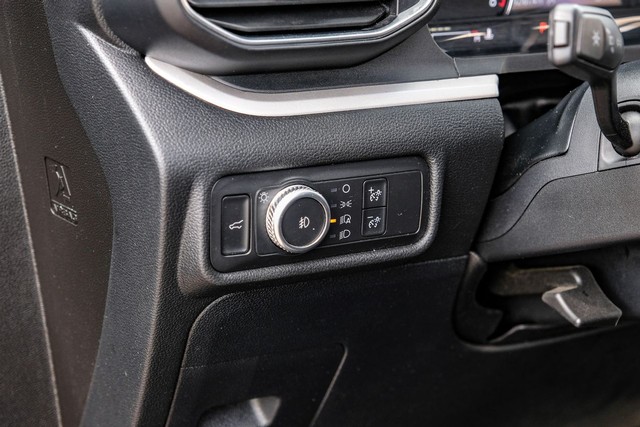 Ford Explorer Vehicle Main Gallery Image 21