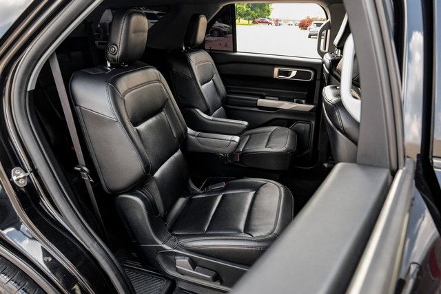 Ford Explorer Vehicle Main Gallery Image 30