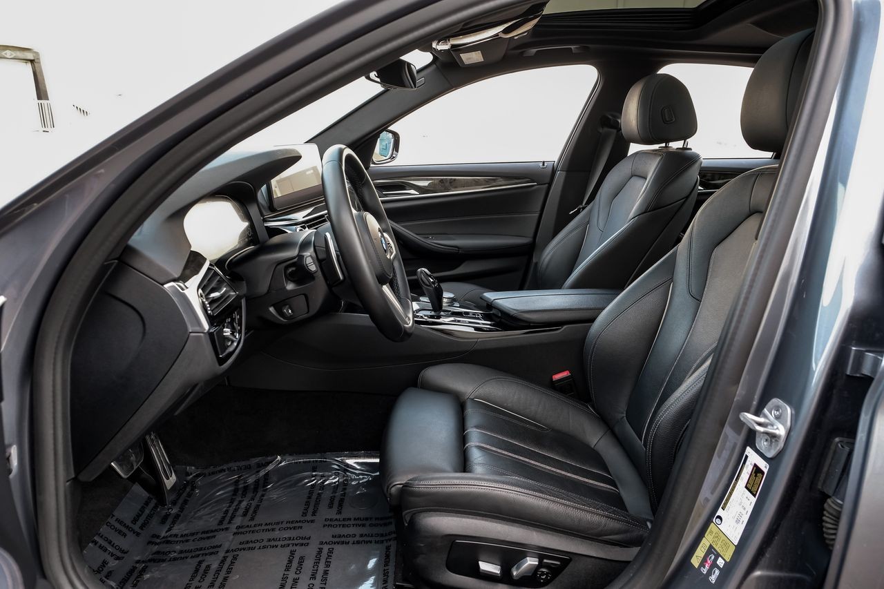 BMW 5 Series Vehicle Main Gallery Image 04