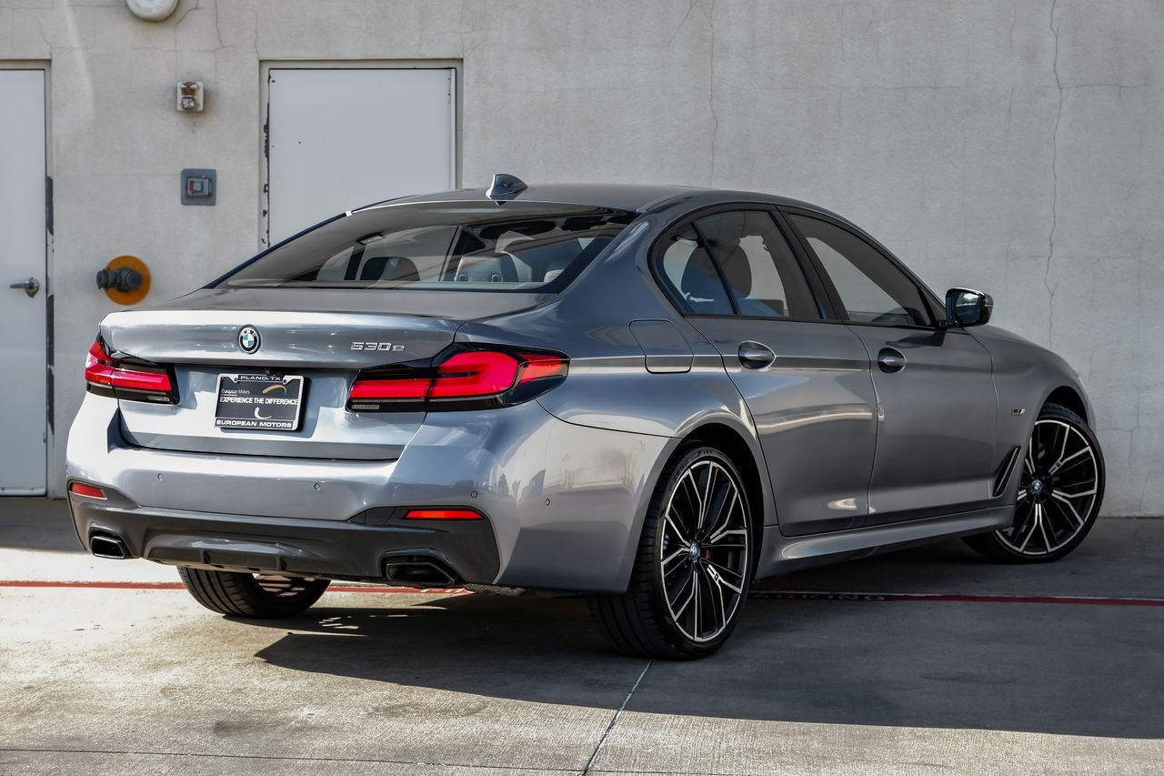 BMW 5 Series Vehicle Main Gallery Image 09