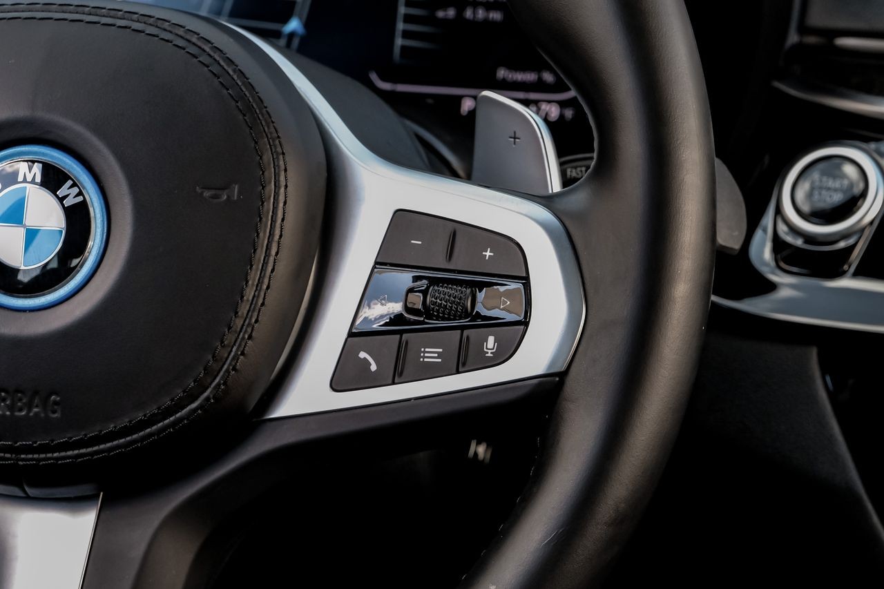 BMW 5 Series Vehicle Main Gallery Image 19