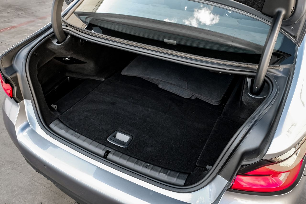 BMW 5 Series Vehicle Main Gallery Image 46