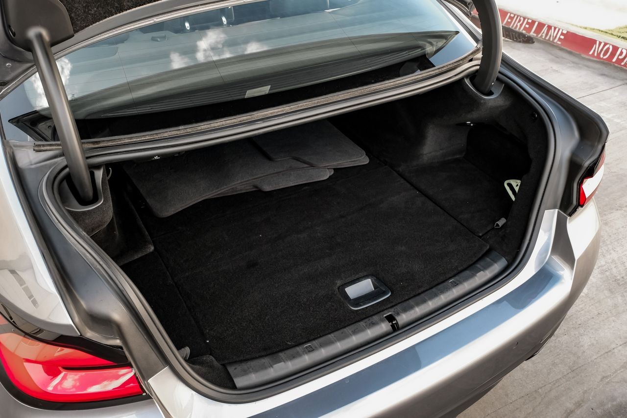 BMW 5 Series Vehicle Main Gallery Image 47