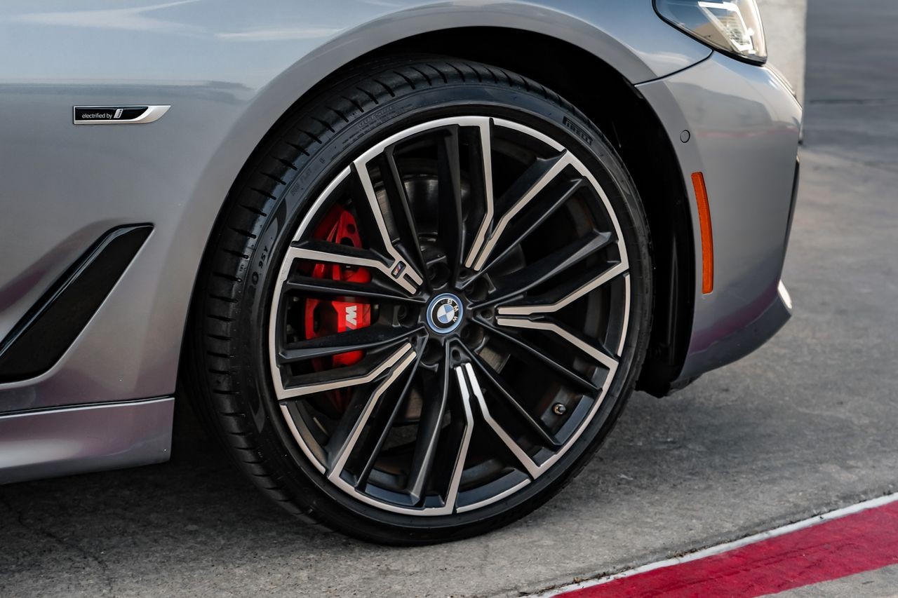 BMW 5 Series Vehicle Main Gallery Image 49
