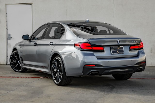 BMW 5 Series Vehicle Main Gallery Image 11