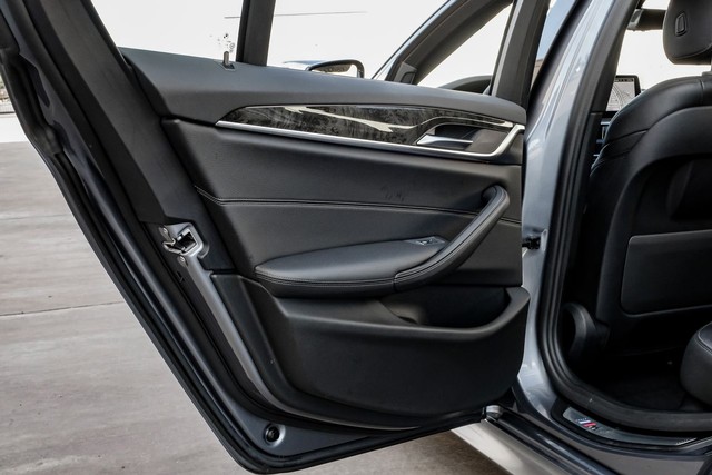 BMW 5 Series Vehicle Main Gallery Image 42