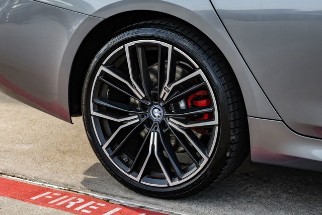 BMW 5 Series Vehicle Main Gallery Image 48