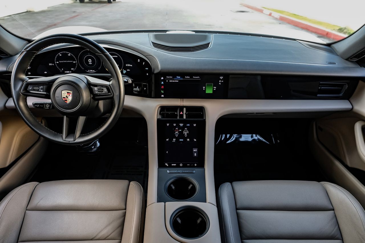 Porsche Taycan Vehicle Main Gallery Image 14