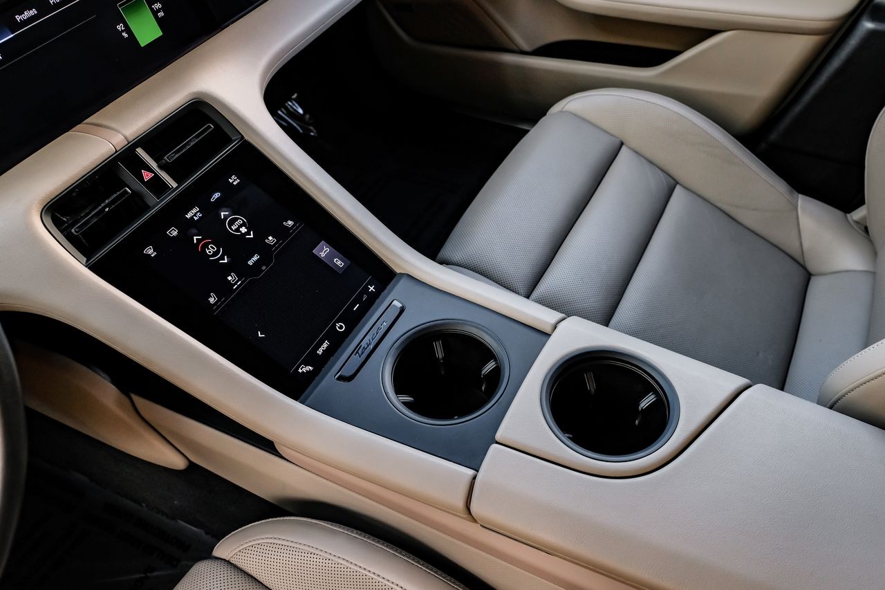Porsche Taycan Vehicle Main Gallery Image 23
