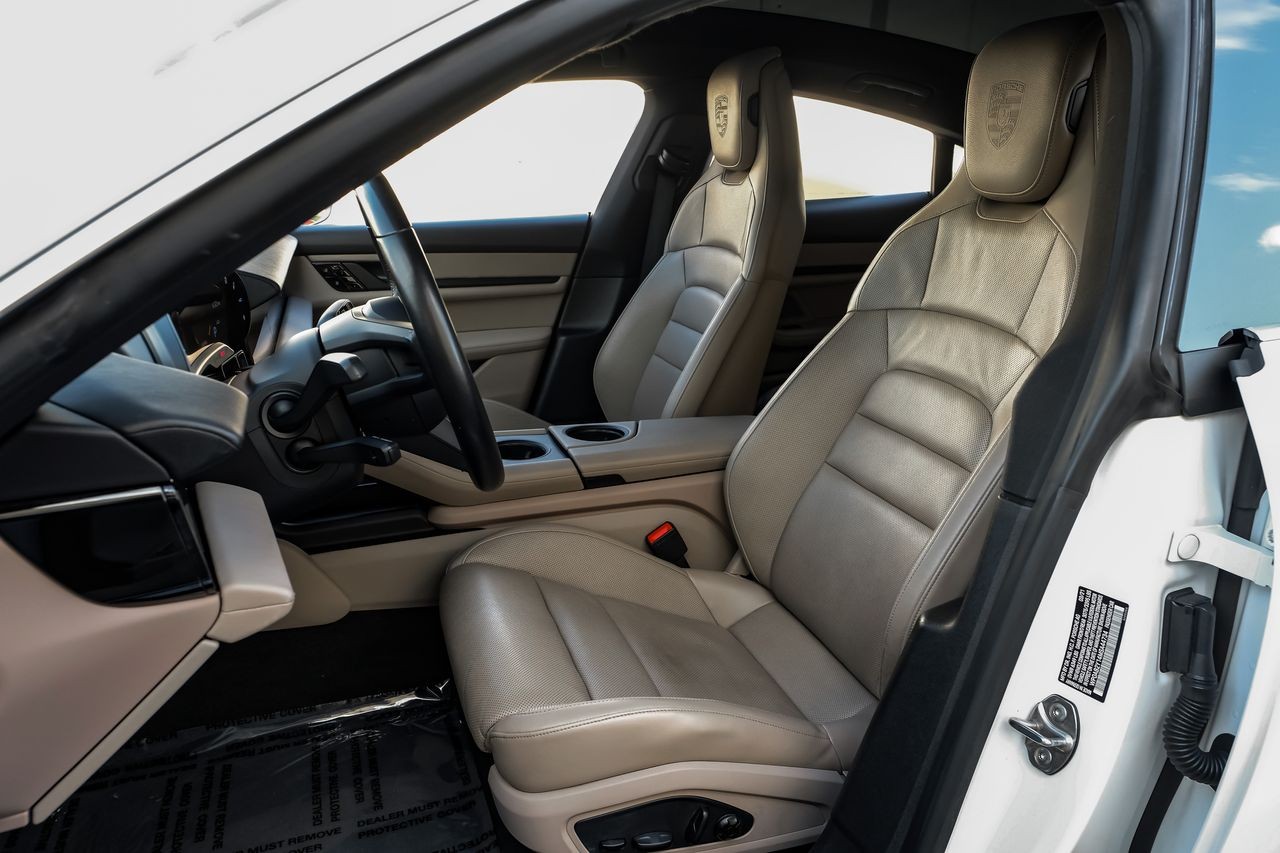 Porsche Taycan Vehicle Main Gallery Image 30