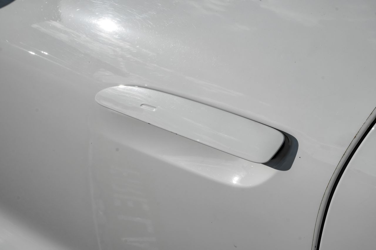 Porsche Taycan Vehicle Main Gallery Image 38