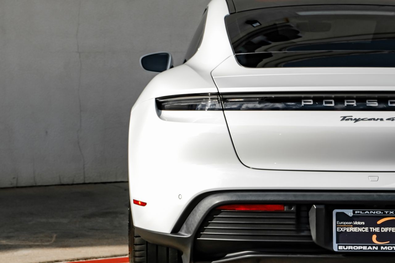 Porsche Taycan Vehicle Main Gallery Image 45
