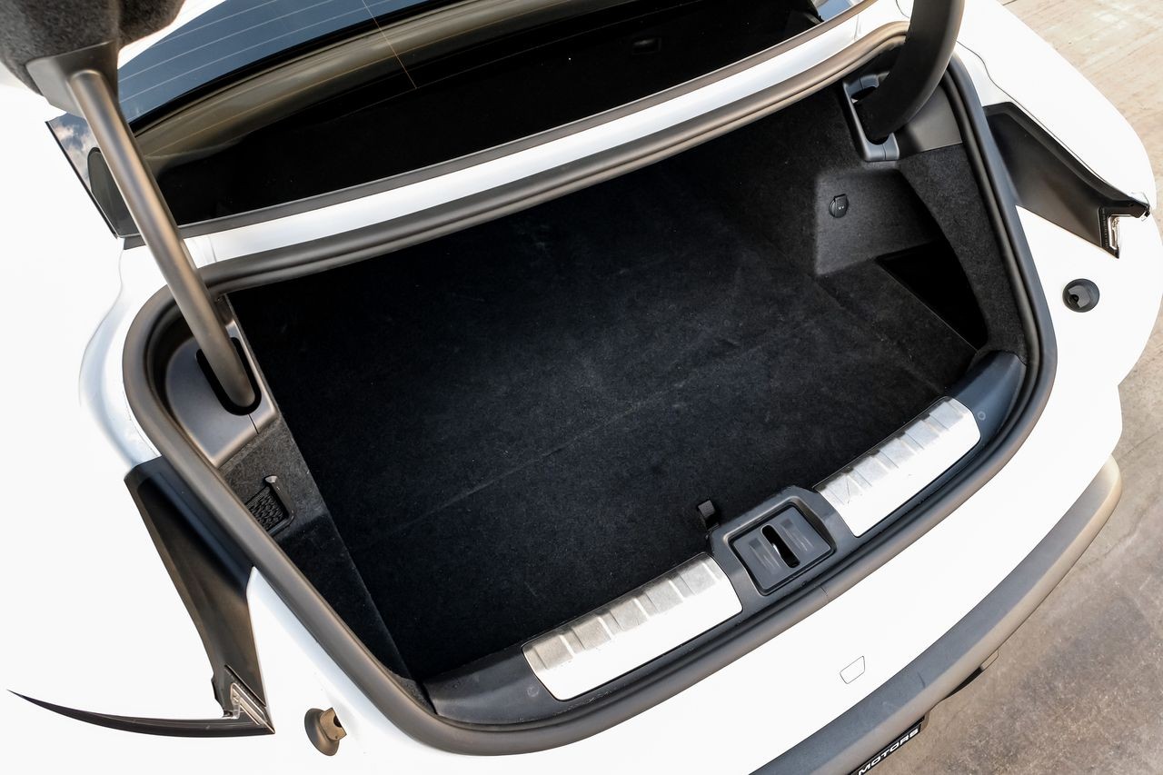Porsche Taycan Vehicle Main Gallery Image 47