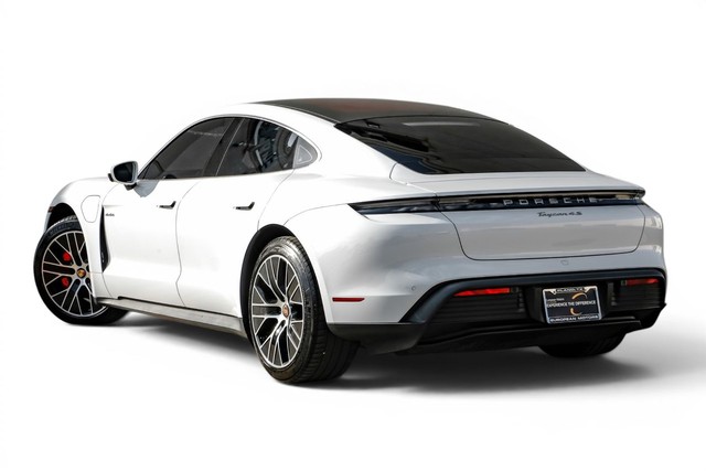 Porsche Taycan Vehicle Main Gallery Image 11