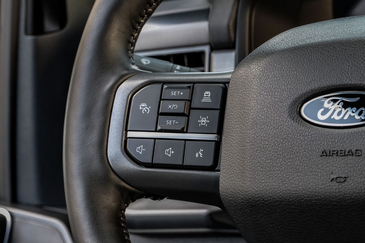 Ford F-150 Vehicle Main Gallery Image 16