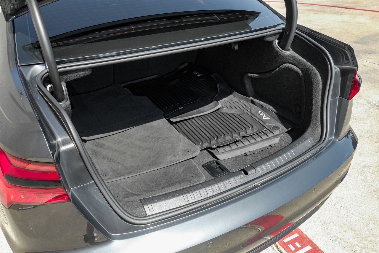 Audi A6 Vehicle Main Gallery Image 43