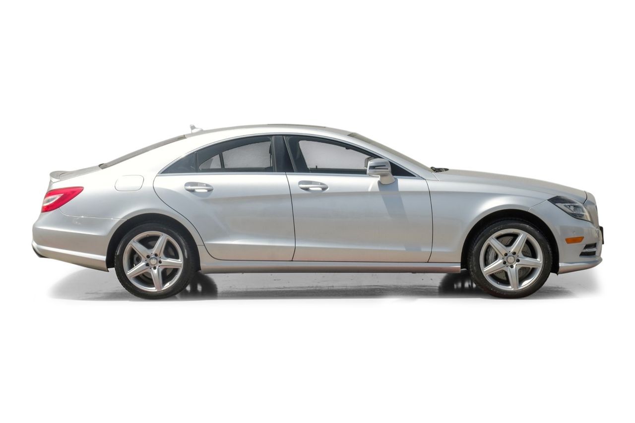 Mercedes-Benz CLS 500 Vehicle Main Gallery Image 08