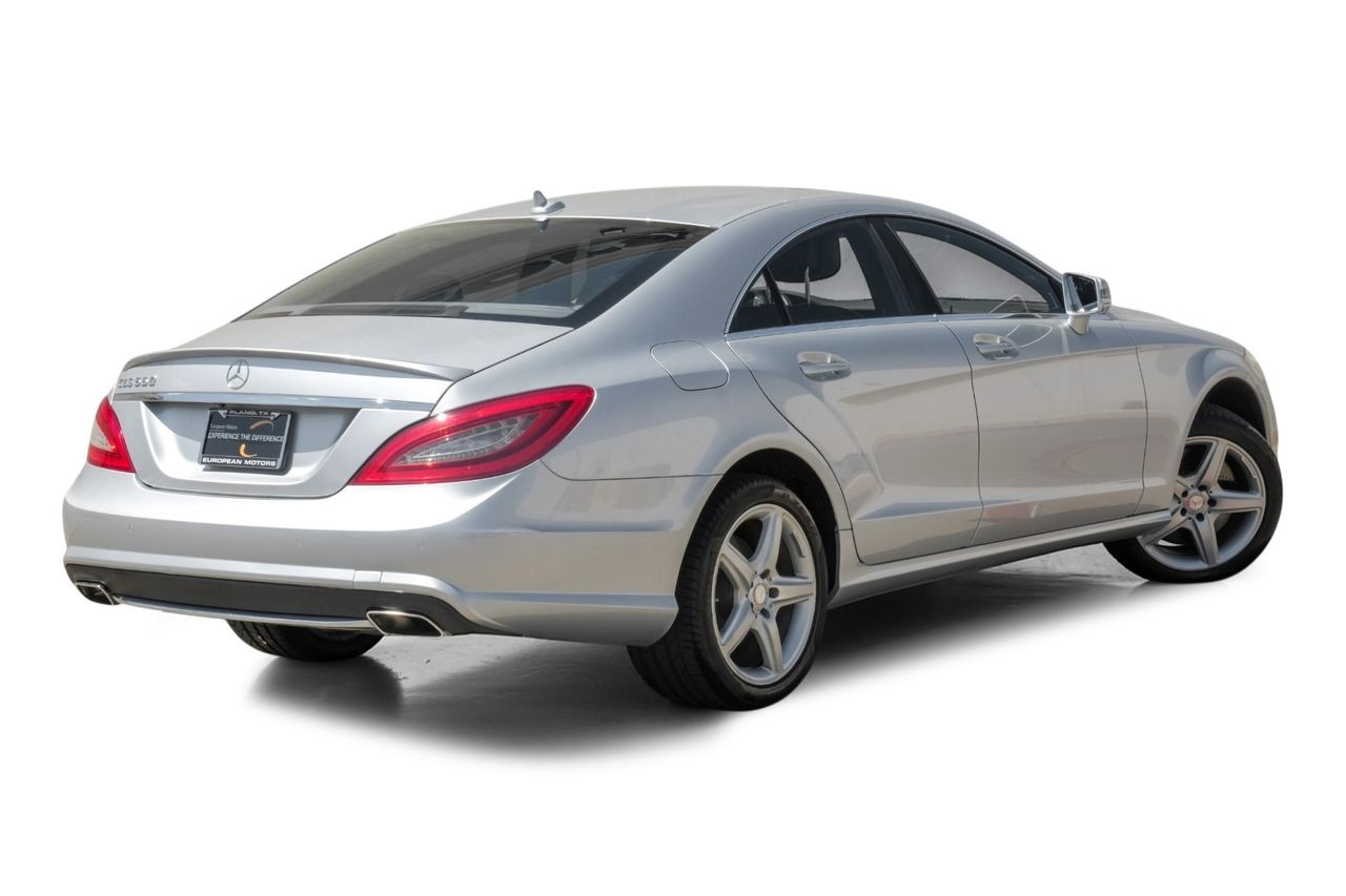 Mercedes-Benz CLS 500 Vehicle Main Gallery Image 09