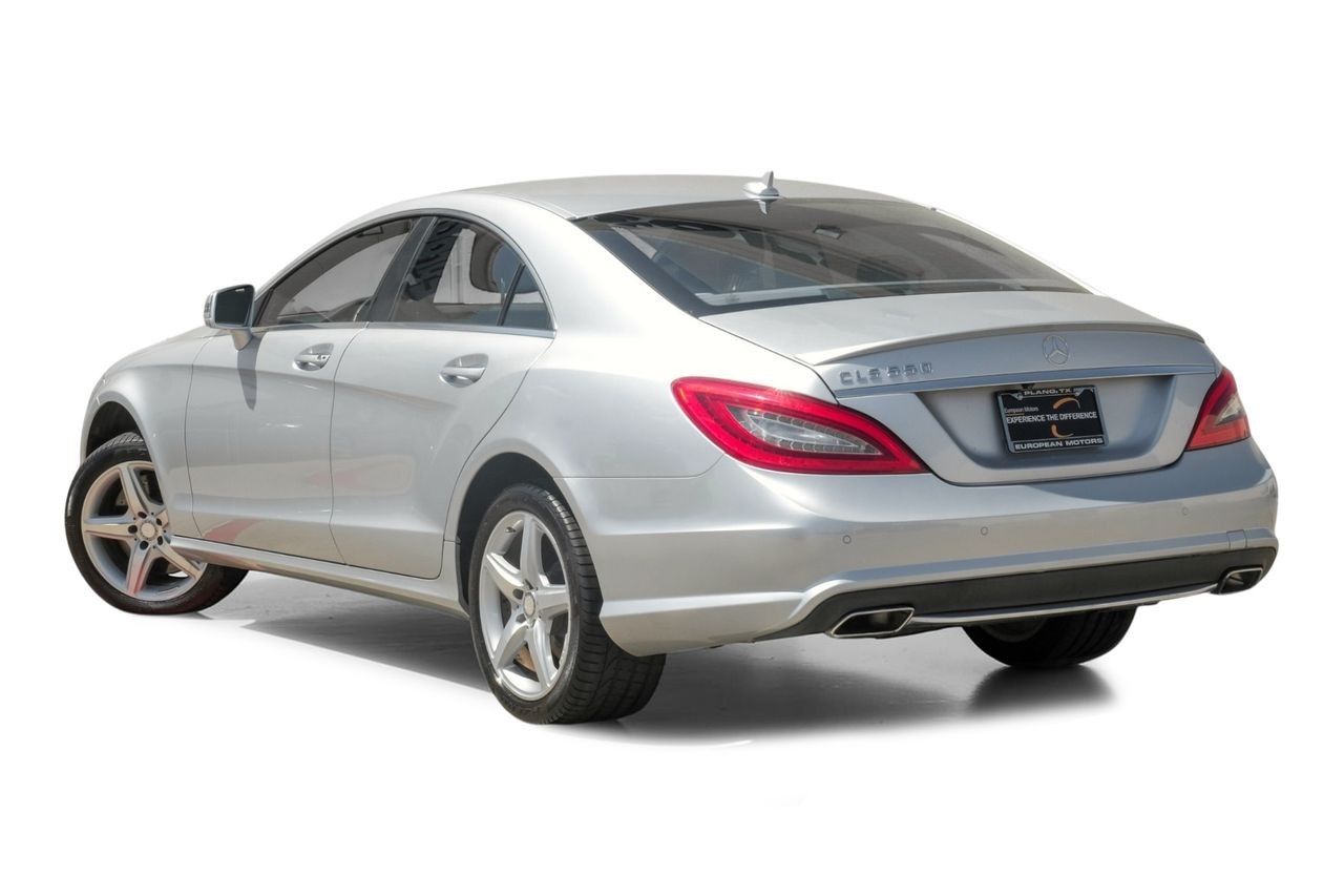 Mercedes-Benz CLS 500 Vehicle Main Gallery Image 11
