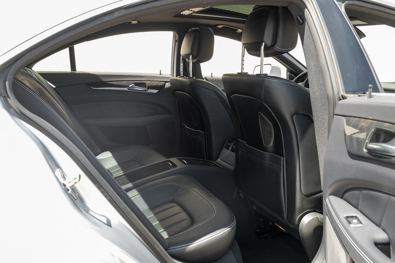 Mercedes-Benz CLS 500 Vehicle Main Gallery Image 37