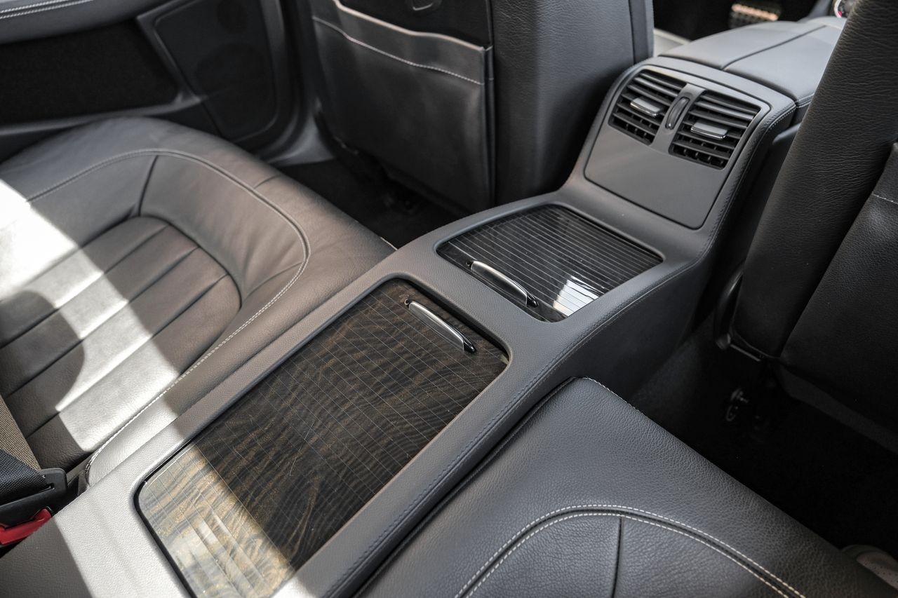 Mercedes-Benz CLS 500 Vehicle Main Gallery Image 38