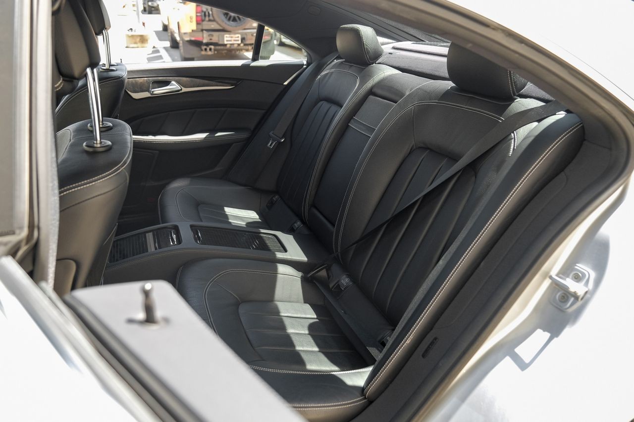 Mercedes-Benz CLS 500 Vehicle Main Gallery Image 40