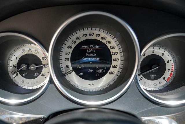 Mercedes-Benz CLS 500 Vehicle Main Gallery Image 20