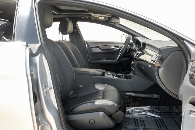 Mercedes-Benz CLS 500 Vehicle Main Gallery Image 34