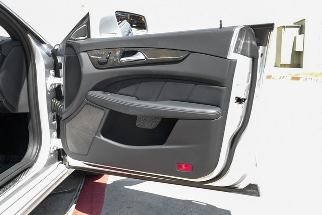 Mercedes-Benz CLS 500 Vehicle Main Gallery Image 43