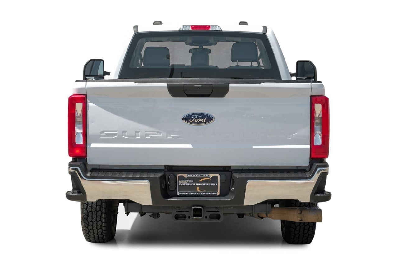 Ford F-250 Vehicle Main Gallery Image 09