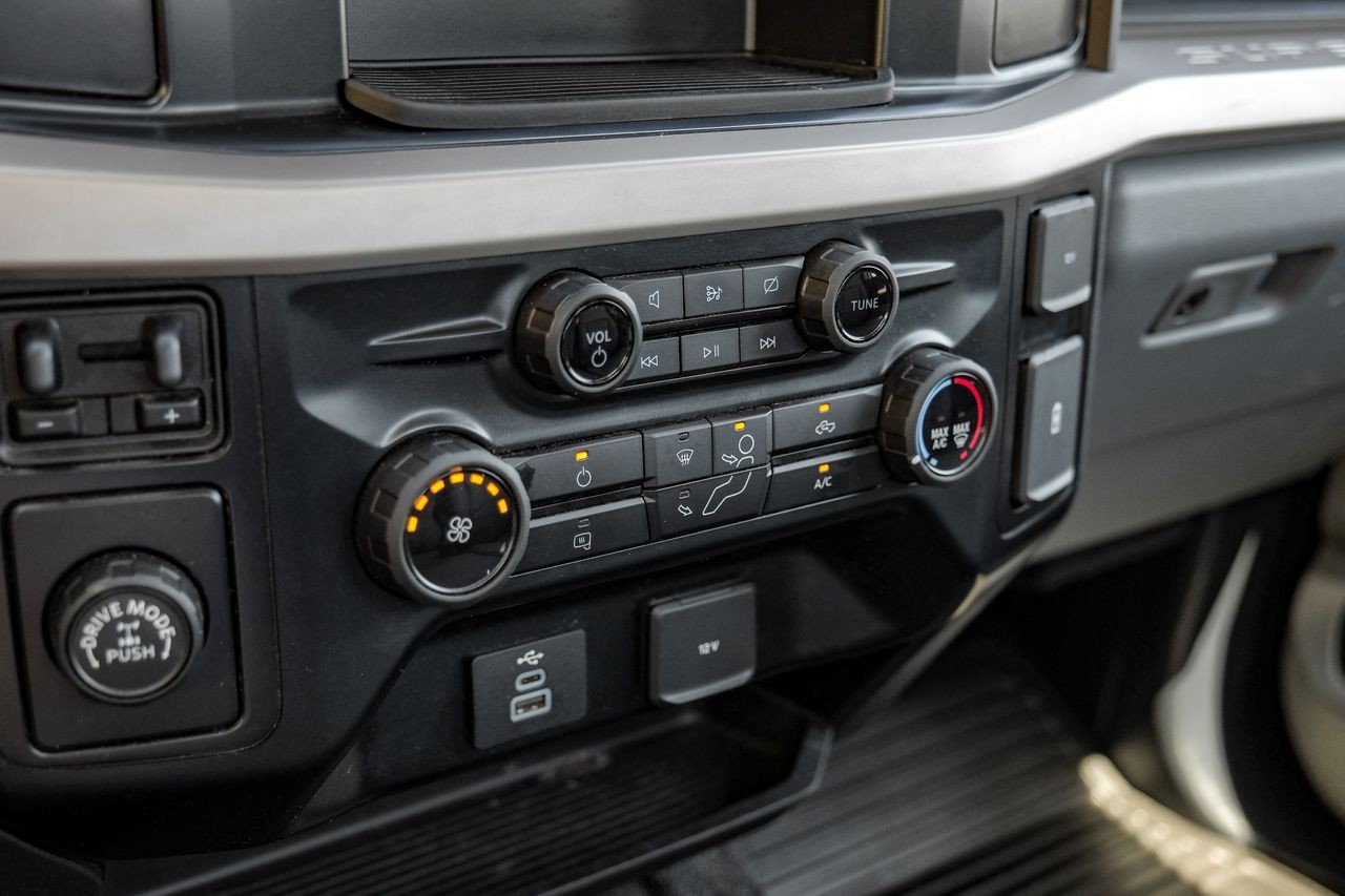 Ford F-250 Vehicle Main Gallery Image 18