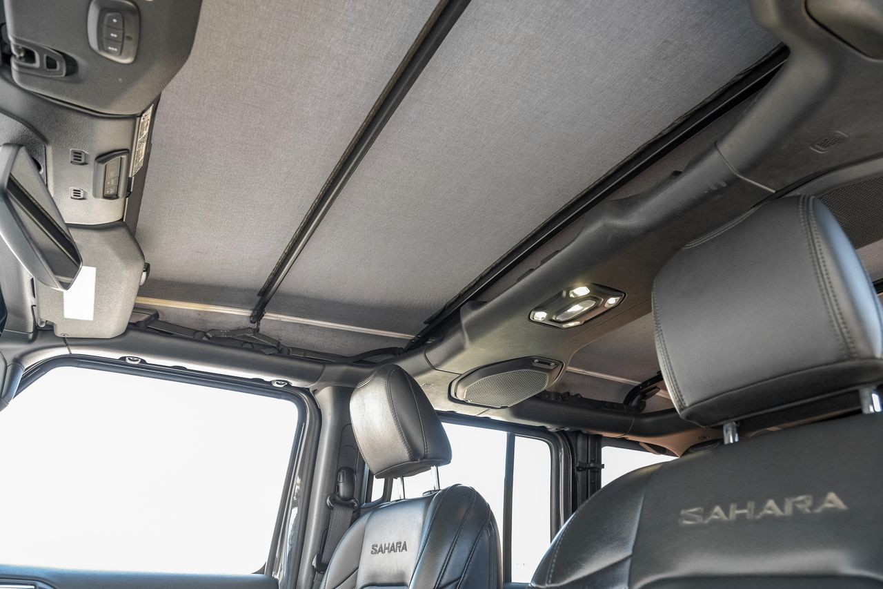 Jeep Wrangler Vehicle Main Gallery Image 05