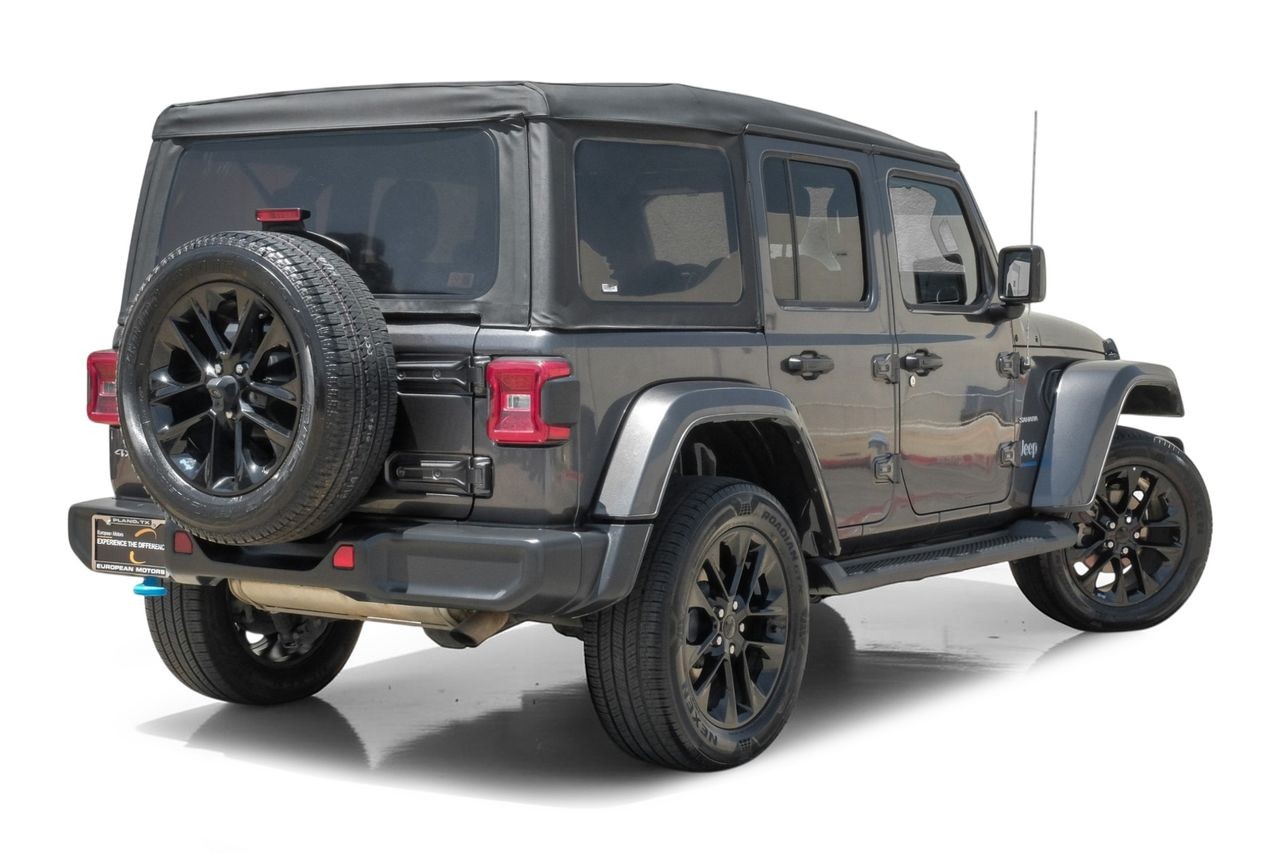 Jeep Wrangler Vehicle Main Gallery Image 09